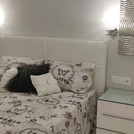 Charming Central 65 M² City View Apartment