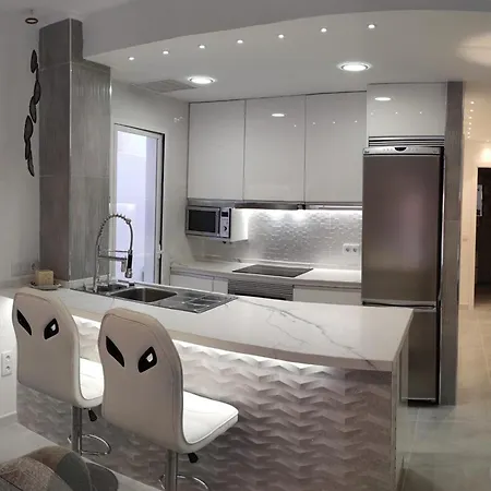 Charming Central 65 M² City View *